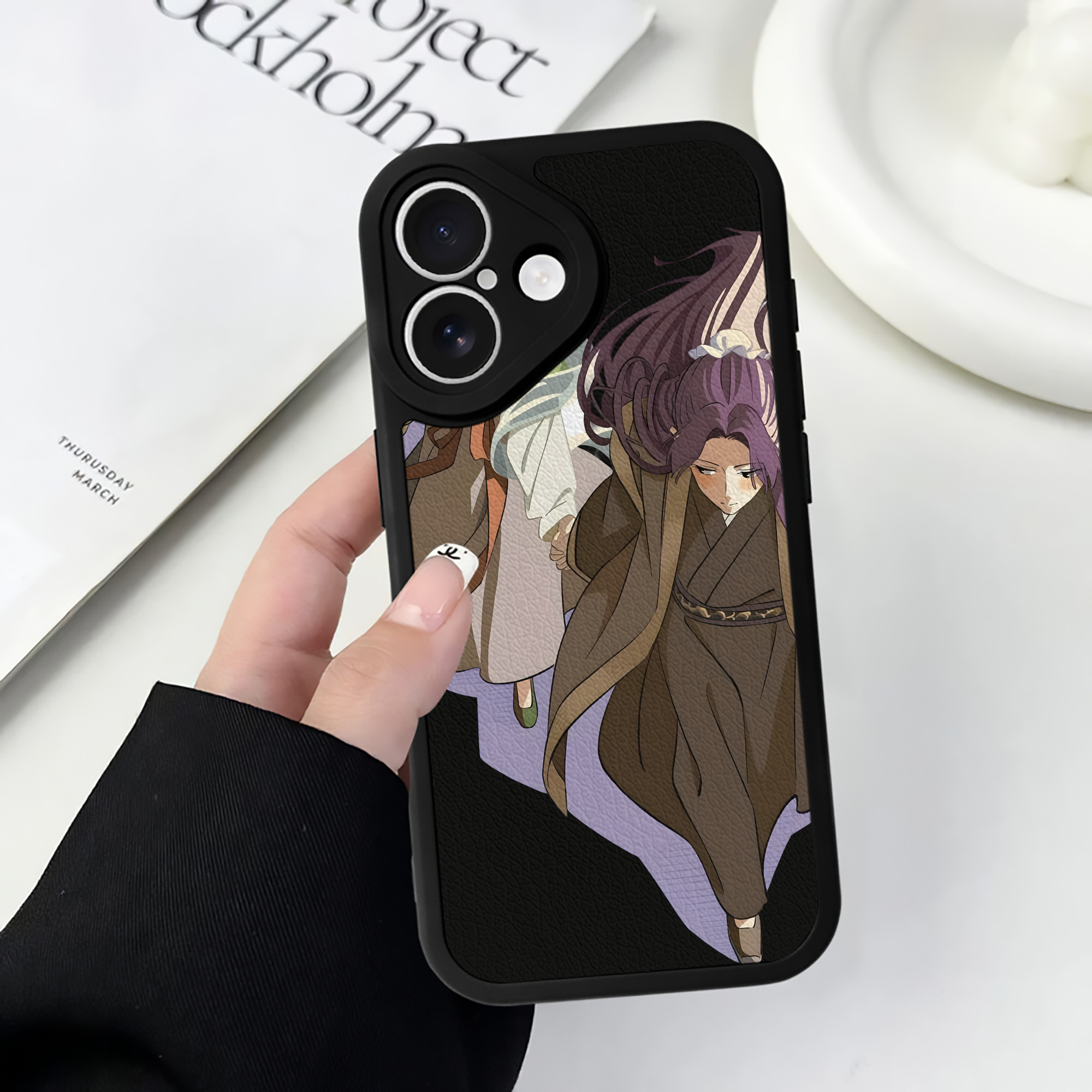 （画像用） 薬屋のひとりごと The Apothecary Diaries 【iPhone 16シリーズ対応】シリコンスマホケース（レザー調） 材質：シリコン